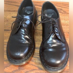 Dr. Martens Black Leather Oxford Style Lace  Up,  Style # 11837 Woman’s Size 9